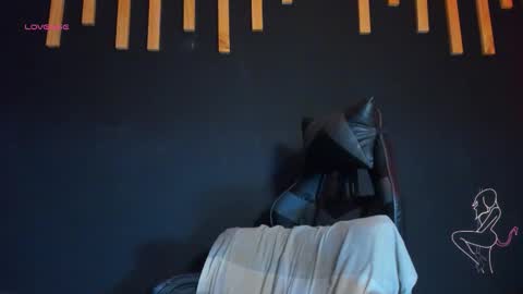 hot izys online show from 11-27-25, 04:47