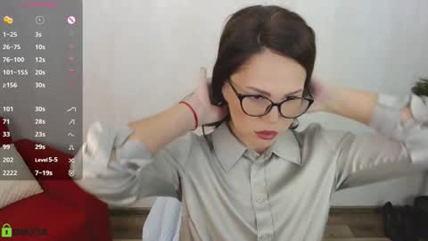 Snapshot of izzy_cam chatting on 10-02-25, 05:25 Queen of nylon Victoria online show from 10-02-25, 05:25
