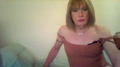 izzy_mchoney online show from 01-02-25, 04:35