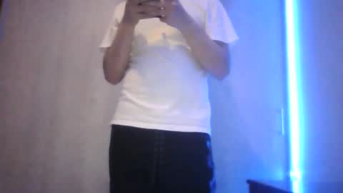 Snapshot of j24781043 chatting on 11-22-25, 04:44 ShyAlexX online show from 11-22-25, 04:44