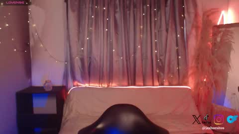 Hey im Jaxxxon check my info     online show from 01-16-26, 12:09