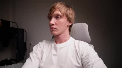 Snapshot of j_akira13 chatting on 01-10-26, 08:16 Danny online show from 01-10-26, 08:16