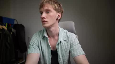 Snapshot of j_akira13 chatting on 03-03-26, 09:26 Danny online show from 03-03-26, 09:26