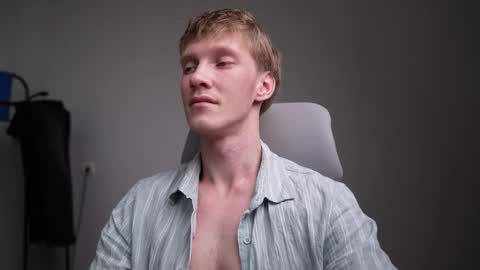 Snapshot of j_akira13 chatting on 03-08-26, 04:16 Danny online show from 03-08-26, 04:16