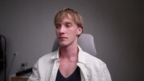 Snapshot of j_akira13 chatting on 03-25-26, 04:02 Danny online show from 03-25-26, 04:02