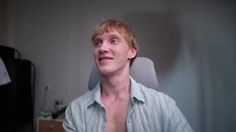 Snapshot of j_akira13 chatting on 04-05-26, 12:13 Danny online show from 04-05-26, 12:13