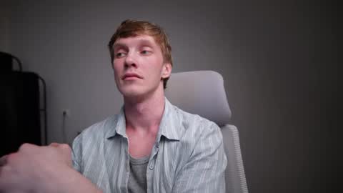 Snapshot of j_akira13 chatting on 04-10-26, 06:56 Danny online show from 04-10-26, 06:56