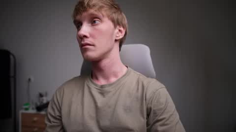 Snapshot of j_akira13 chatting on 04-13-26, 06:52 Danny online show from 04-13-26, 06:52