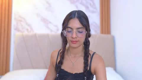 Snapshot of j_belle_ chatting on 05-27-26, 01:57 j_belle_ online show from 05-27-26, 01:57