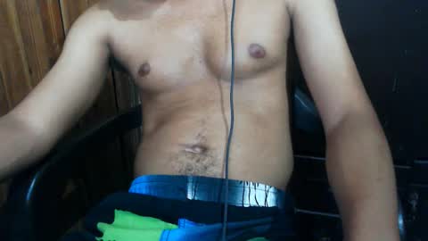 Snapshot of j_castello chatting on 01-08-26, 01:41 J online show from 01-08-26, 01:41