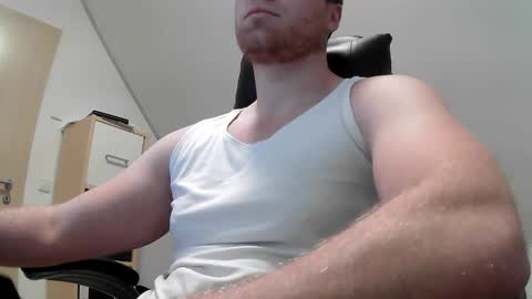 Snapshot of j_german783377 chatting on 10-30-25, 03:13 here4y online show from 10-30-25, 03:13