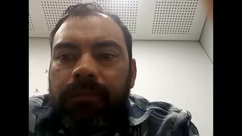 Snapshot of j_smiht02 chatting on 04-23-26, 12:51 james online show from 04-23-26, 12:51