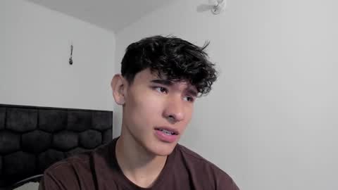 Snapshot of j_u_p_i_t_e_r chatting on 01-08-25, 03:39 Noah online show from 01-08-25, 03:39