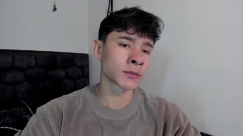 Snapshot of j_u_p_i_t_e_r chatting on 02-01-25, 01:20 Noah online show from 02-01-25, 01:20