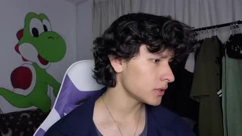 Snapshot of j_u_p_i_t_e_r chatting on 09-10-25, 01:33 Noah online show from 09-10-25, 01:33