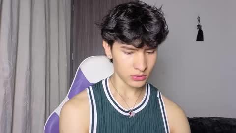 Snapshot of j_u_p_i_t_e_r chatting on 10-29-25, 02:30 Noah online show from 10-29-25, 02:30