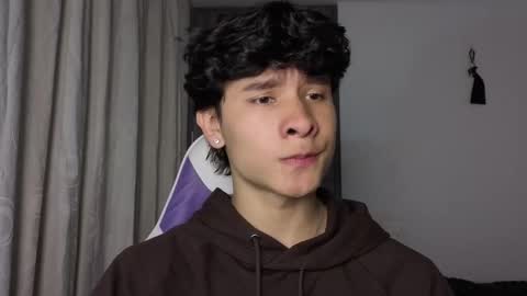 Snapshot of j_u_p_i_t_e_r chatting on 11-10-25, 11:15 Noah online show from 11-10-25, 11:15