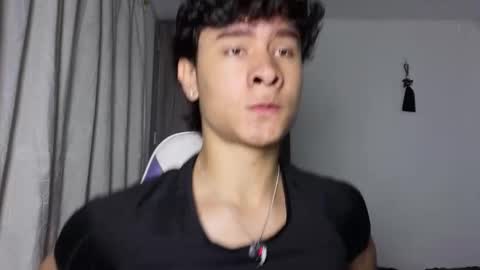 Snapshot of j_u_p_i_t_e_r chatting on 11-25-25, 12:16 Noah online show from 11-25-25, 12:16