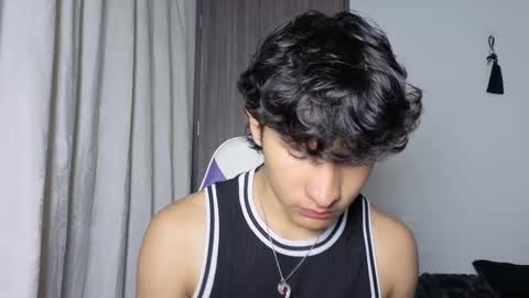 Snapshot of j_u_p_i_t_e_r chatting on 12-15-25, 02:43 Noah online show from 12-15-25, 02:43