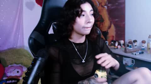 jade 18  online show from 11-30-25, 08:07