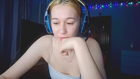 Lilo online show from 10-17-25, 01:03