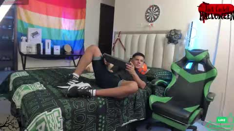 Snapshot of jack_castell chatting on 09-15-25, 11:32 JACK CASTELL online show from 09-15-25, 11:32