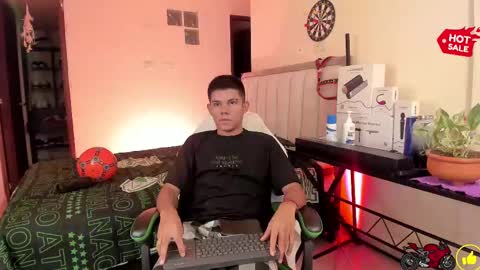 Snapshot of jack_castell chatting on 10-08-25, 11:08 JACK CASTELL online show from 10-08-25, 11:08