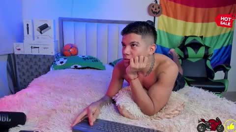 Snapshot of jack_castell chatting on 10-26-25, 11:05 JACK CASTELL online show from 10-26-25, 11:05