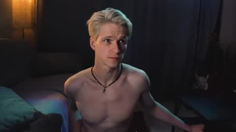 Snapshot of jack_frozt chatting on 07-23-26, 10:08 brestonsweet online show from 07-23-26, 10:08
