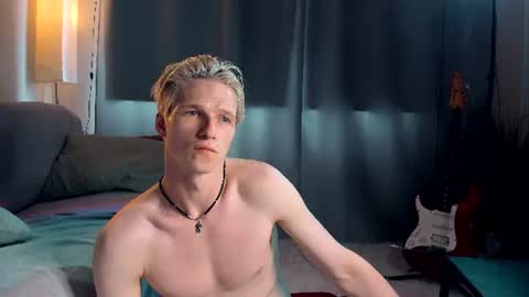 Snapshot of jack_frozt chatting on 08-01-26, 04:45 brestonsweet online show from 08-01-26, 04:45