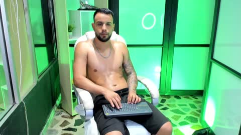 Snapshot of jackblanco_ chatting on 01-07-25, 11:48 Jack White online show from 01-07-25, 11:48