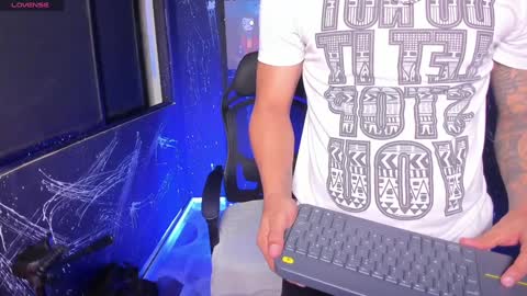 Snapshot of jackblanco_ chatting on 02-03-25, 04:14 Jack White online show from 02-03-25, 04:14