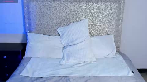 Snapshot of jackblanco_ chatting on 02-12-25, 04:01 Jack White online show from 02-12-25, 04:01