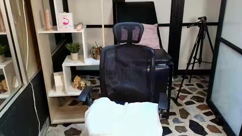 Snapshot of jackblanco_ chatting on 03-07-25, 11:49 Jack White online show from 03-07-25, 11:49