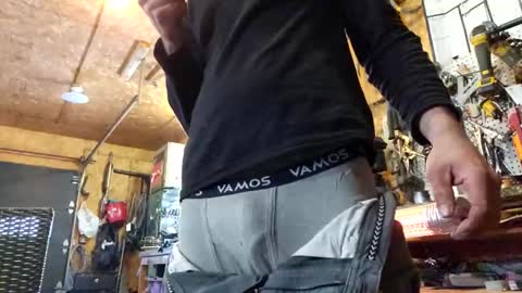 Snapshot of jackboys16 chatting on 01-19-25, 01:33 Dess online show from 01-19-25, 01:33