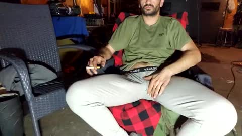 Snapshot of jackboys16 chatting on 02-05-25, 06:56 Dess online show from 02-05-25, 06:56