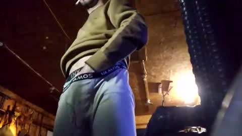 Snapshot of jackboys16 chatting on 02-12-25, 09:10 Dess online show from 02-12-25, 09:10