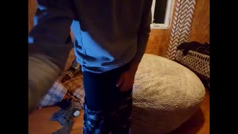 Snapshot of jackboys16 chatting on 10-05-25, 05:17 Dess online show from 10-05-25, 05:17