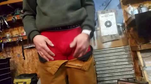 Snapshot of jackboys16 chatting on 02-12-26, 01:11 Dess online show from 02-12-26, 01:11