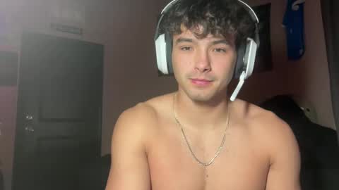 Snapshot of jackcolletto chatting on 02-15-26, 01:24 bigenoughtohug online show from 02-15-26, 01:24