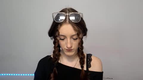 Lisa online show from 01-08-26, 01:02