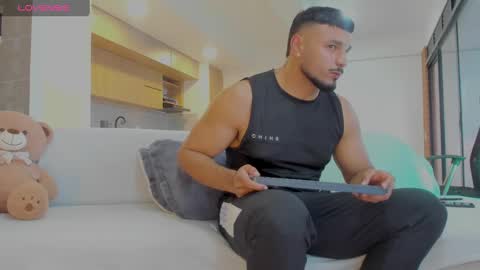 Snapshot of jackson_wayne__ chatting on 10-08-25, 10:40 Jackson Wayne online show from 10-08-25, 10:40