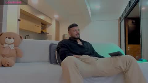 Snapshot of jackson_wayne__ chatting on 10-20-25, 12:44 Jackson Wayne online show from 10-20-25, 12:44