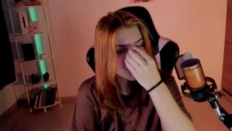 Linda Sofia help me get to 100 thumbs up online show from 12-16-24, 07:58