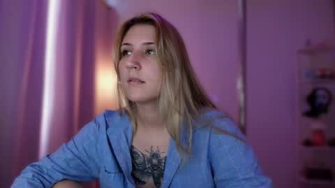 Linda Sofia help me get to 100 thumbs up online show from 05-23-26, 02:10