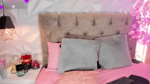 Jacky hoott online show from 12-16-25, 03:50