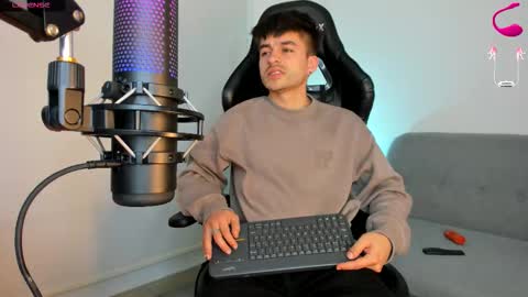 Snapshot of jacob_ferrer chatting on 02-10-26, 05:22 JACOB FERRER online show from 02-10-26, 05:22