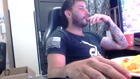 Snapshot of jacobkingd chatting on 08-09-26, 01:51 jacobkingd online show from 08-09-26, 01:51