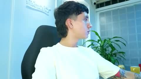 Snapshot of jacobo__parker21 chatting on 06-03-26, 02:14 jacobo parker online show from 06-03-26, 02:14