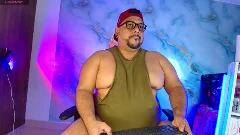 Snapshot of jacoob_woods chatting on 03-04-26, 03:01 daddy sir master bear online show from 03-04-26, 03:01